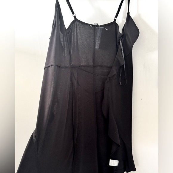 Classy woman dress Flirty and Stylish Black Midi Dress with Side Split - Picture 7 of 7